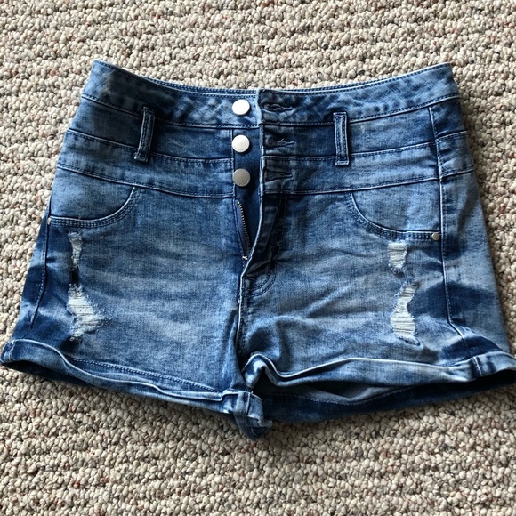 Charlotte Russe Pants - Charlotte Russe high-waisted Jean shorts